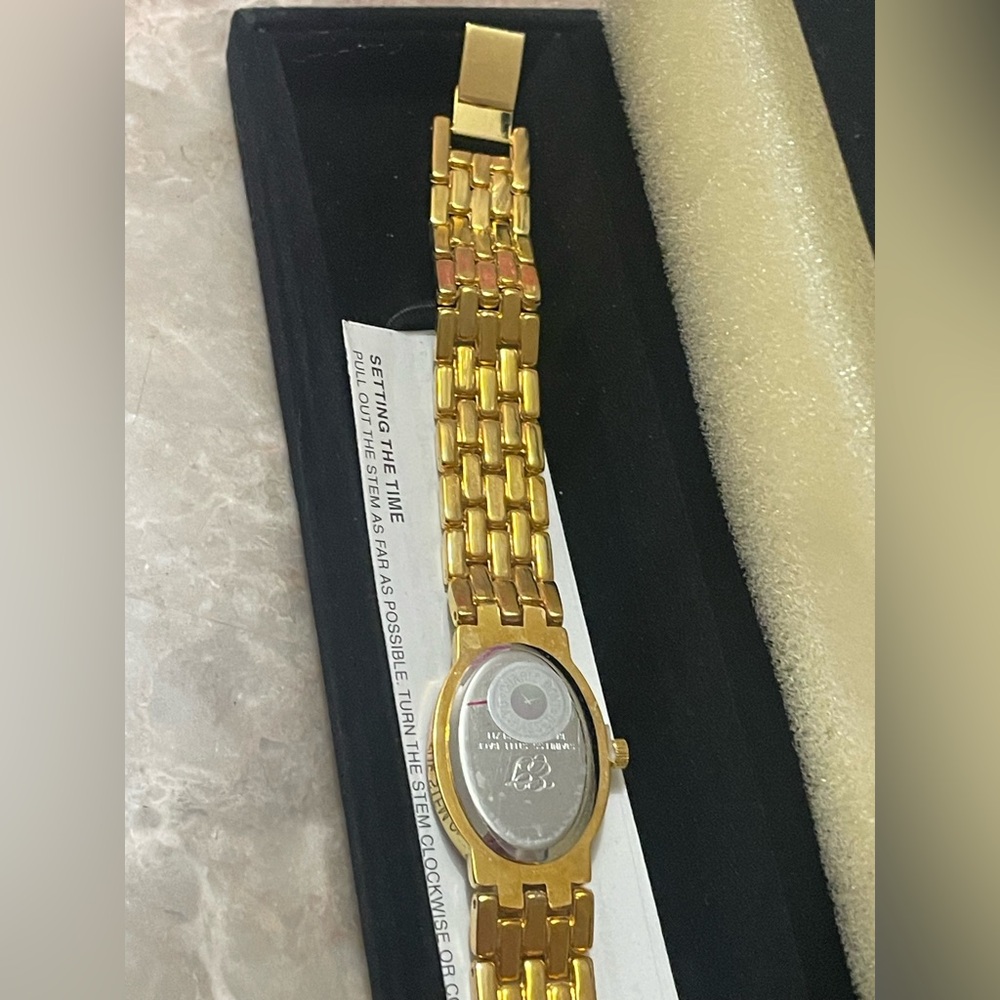 Elizabeth Taylor White Diamonds Collection Ladies Goldtone Watch & Box UNTESTED - Picture 8 of 10